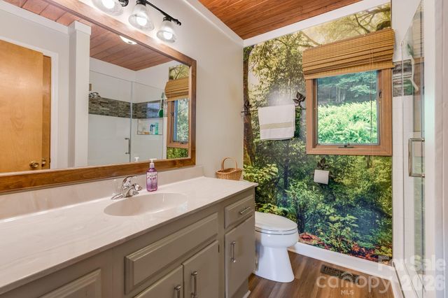38 Bee Tree Lane, Mars Hill, NC 28754