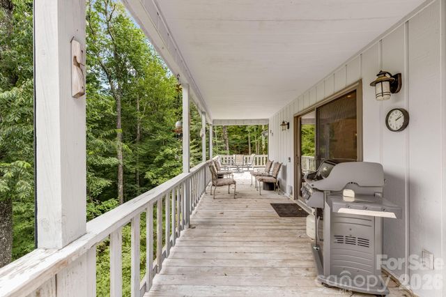 38 Bee Tree Lane, Mars Hill, NC 28754