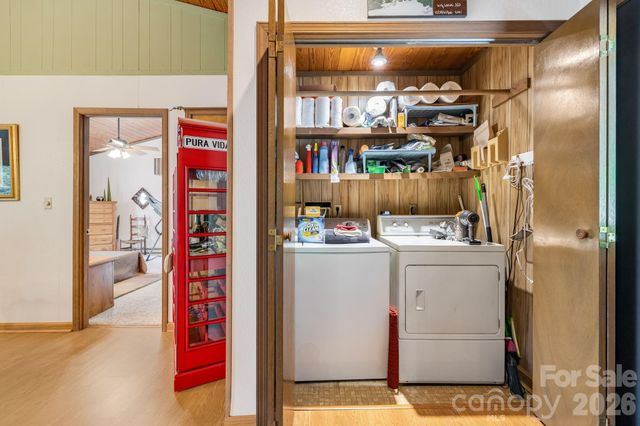 38 Bee Tree Lane, Mars Hill, NC 28754