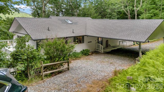38 Bee Tree Lane, Mars Hill, NC 28754