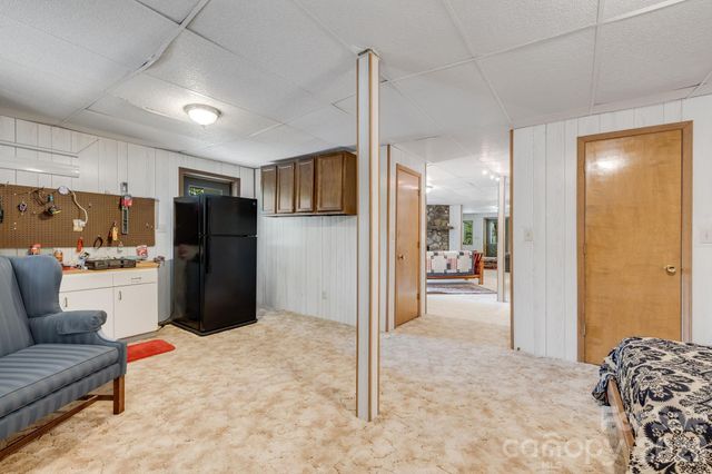 38 Bee Tree Lane, Mars Hill, NC 28754