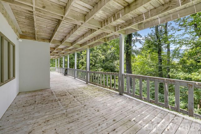 38 Bee Tree Lane, Mars Hill, NC 28754