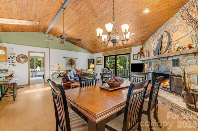 38 Bee Tree Lane, Mars Hill, NC 28754
