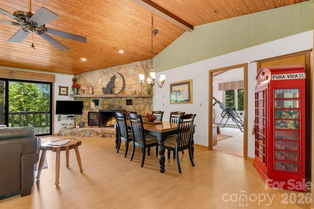 38 Bee Tree Lane, Mars Hill, NC 28754