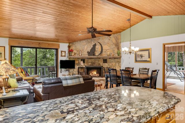 38 Bee Tree Lane, Mars Hill, NC 28754