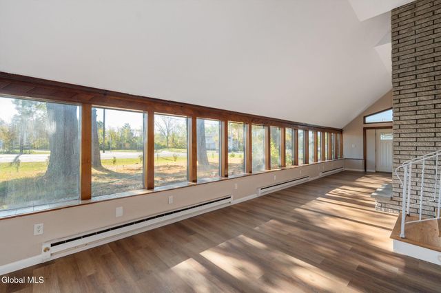 337 N Ballston Road, Glenville, NY 12302