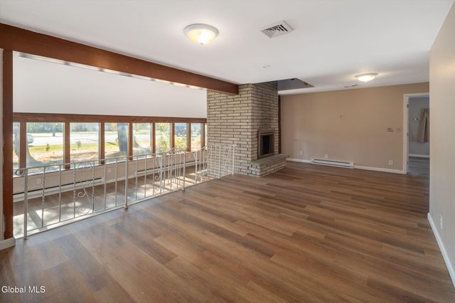 337 N Ballston Road, Glenville, NY 12302