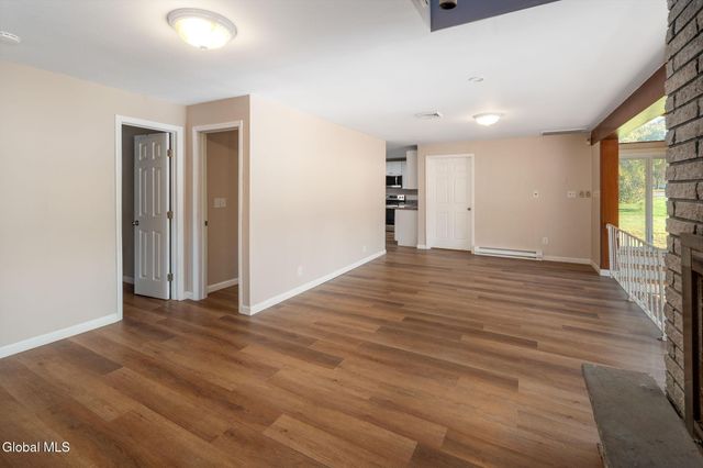 337 N Ballston Road, Glenville, NY 12302