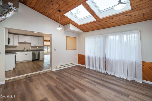 337 N Ballston Road, Glenville, NY 12302