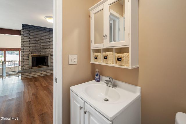 337 N Ballston Road, Glenville, NY 12302