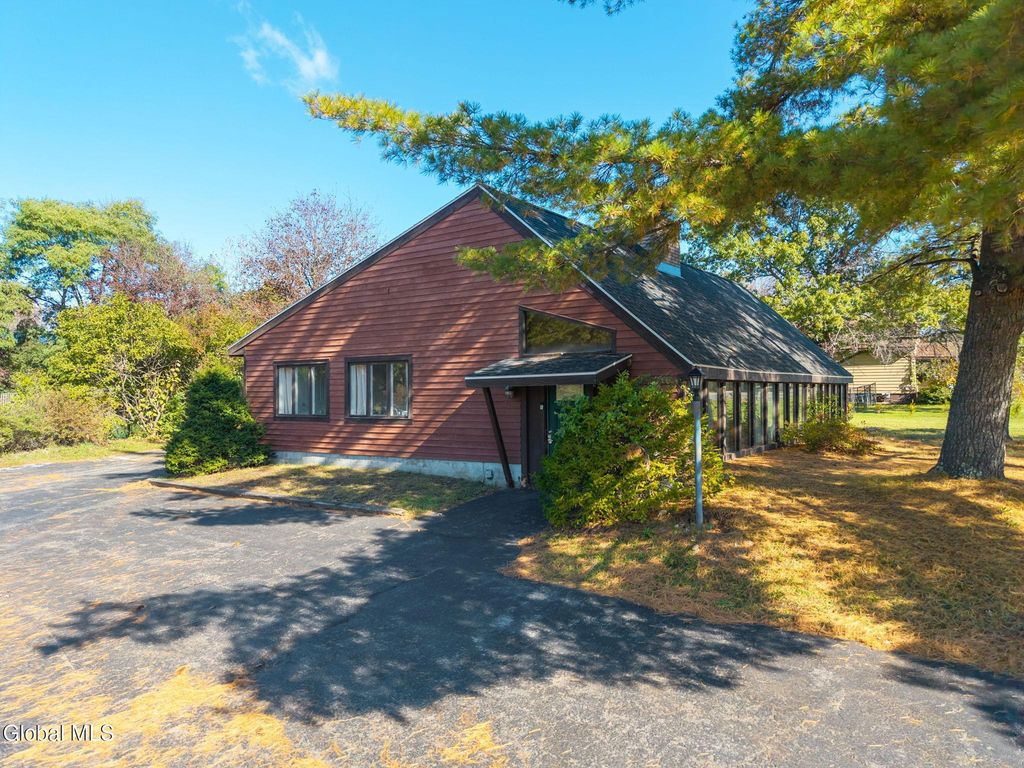 337 N Ballston Road, Glenville, NY 12302