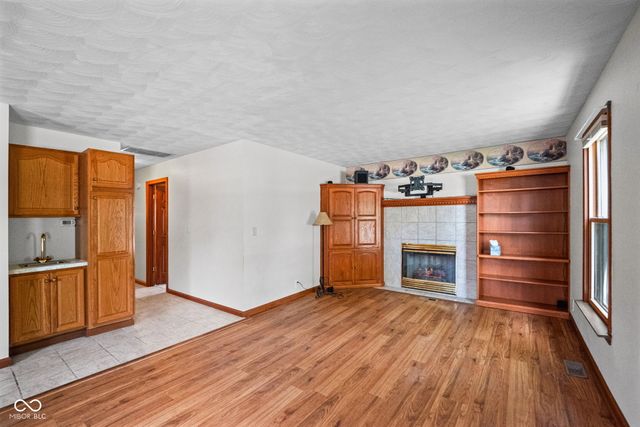 806 Sam Ralston Road, Lebanon, IN 46052