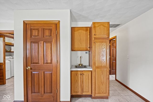 806 Sam Ralston Road, Lebanon, IN 46052