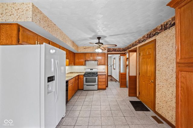 806 Sam Ralston Road, Lebanon, IN 46052