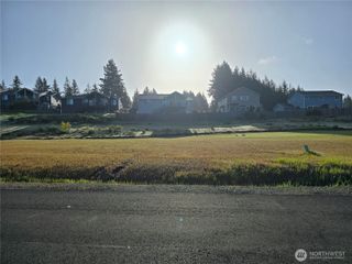 40 E Virgil Drive W, Allyn, WA 98524