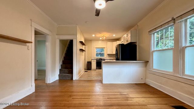 2213 Grinstead Dr, Louisville, KY 40204