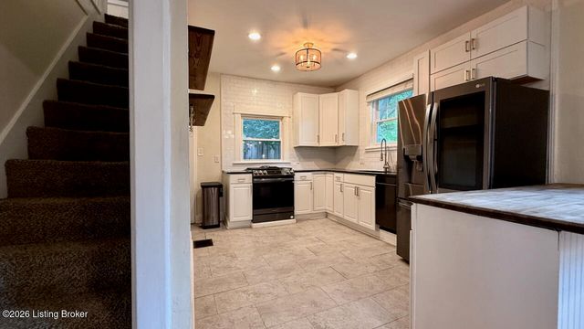 2213 Grinstead Dr, Louisville, KY 40204
