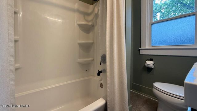 2213 Grinstead Dr, Louisville, KY 40204