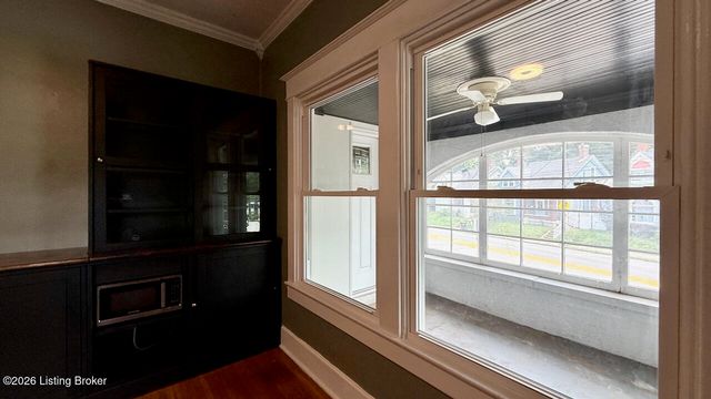 2213 Grinstead Dr, Louisville, KY 40204