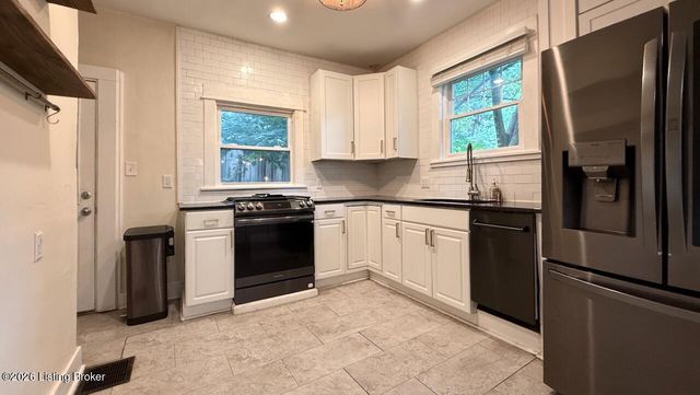 2213 Grinstead Dr, Louisville, KY 40204