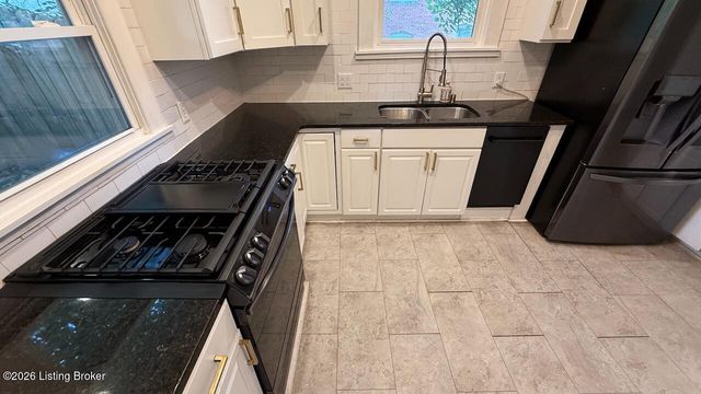2213 Grinstead Dr, Louisville, KY 40204