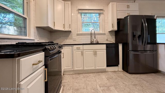 2213 Grinstead Dr, Louisville, KY 40204