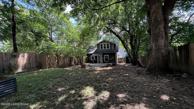 2213 Grinstead Dr, Louisville, KY 40204