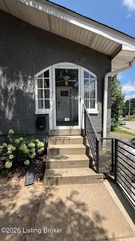 2213 Grinstead Dr, Louisville, KY 40204