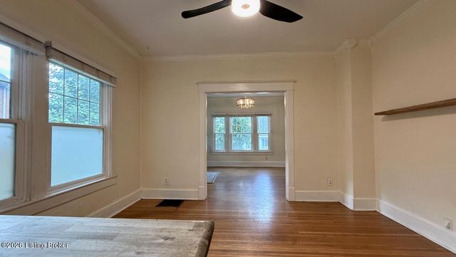 2213 Grinstead Dr, Louisville, KY 40204