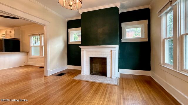 2213 Grinstead Dr, Louisville, KY 40204
