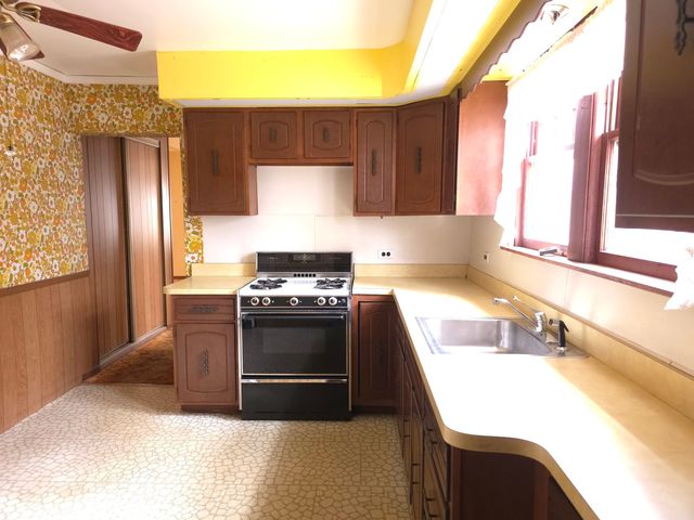 1021 W 173rd Street, Hazel Crest, IL 60429