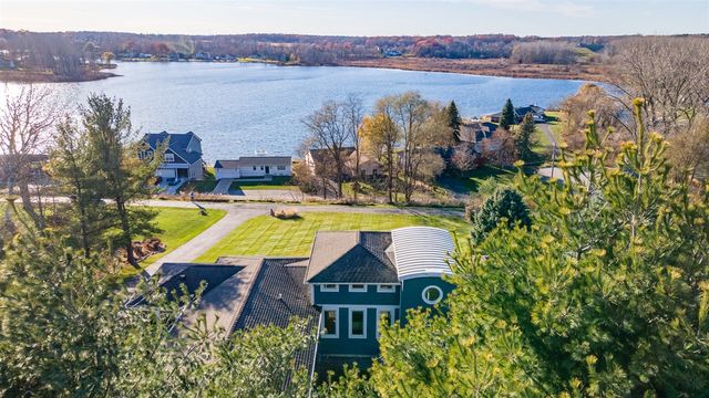 11864 5 Mile Road, Lowell, MI 49331