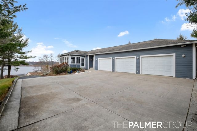 11864 5 Mile Road, Lowell, MI 49331