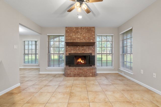 2013 Wood Trail, Azle, TX 76020