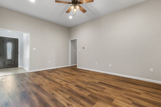 2013 Wood Trail, Azle, TX 76020