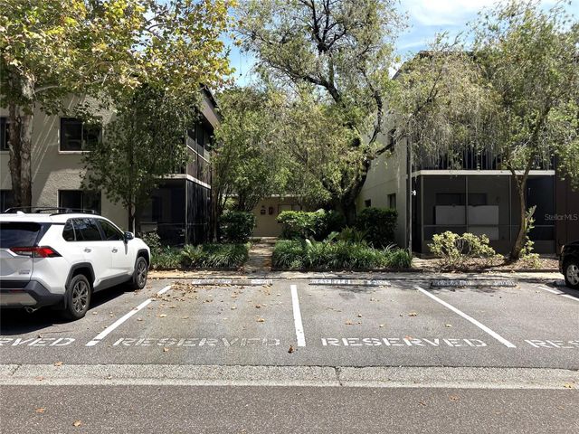 11703 RAINTREE VILLAGE BOULEVARD B, Temple Terrace, FL 33617