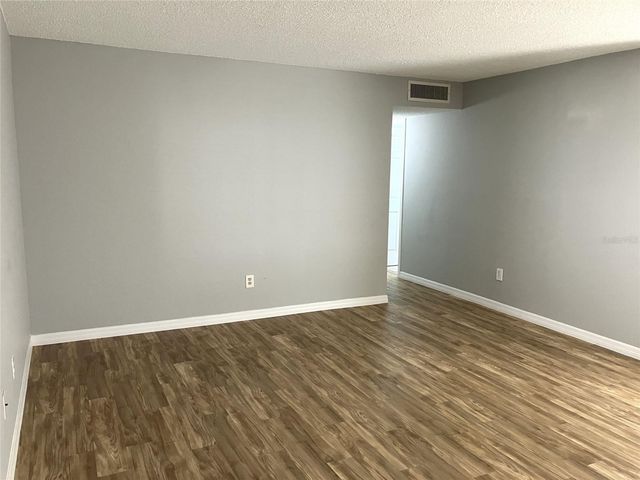 11703 RAINTREE VILLAGE BOULEVARD B, Temple Terrace, FL 33617