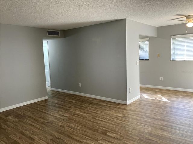 11703 RAINTREE VILLAGE BOULEVARD B, Temple Terrace, FL 33617