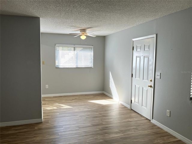 11703 RAINTREE VILLAGE BOULEVARD B, Temple Terrace, FL 33617