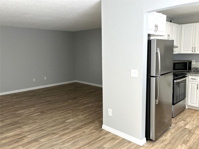 11703 RAINTREE VILLAGE BOULEVARD B, Temple Terrace, FL 33617