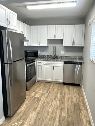 11703 RAINTREE VILLAGE BOULEVARD B, Temple Terrace, FL 33617