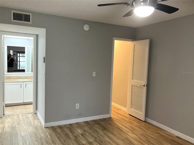 11703 RAINTREE VILLAGE BOULEVARD B, Temple Terrace, FL 33617