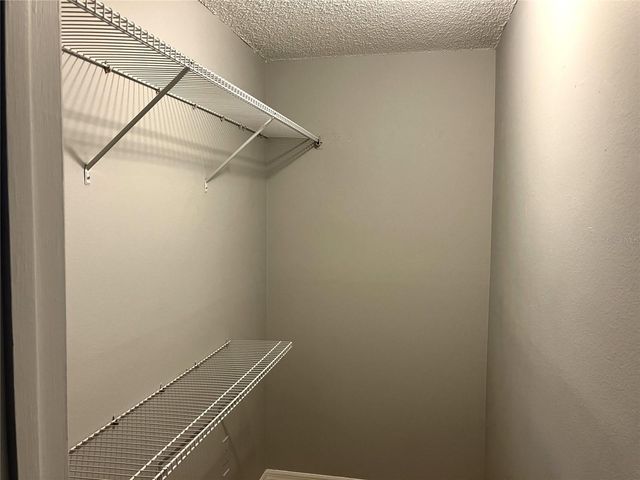 11703 RAINTREE VILLAGE BOULEVARD B, Temple Terrace, FL 33617