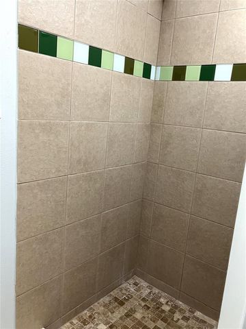 11703 RAINTREE VILLAGE BOULEVARD B, Temple Terrace, FL 33617