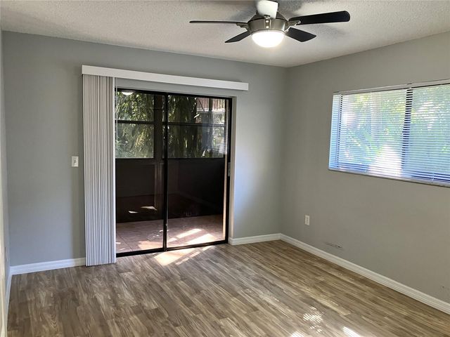 11703 RAINTREE VILLAGE BOULEVARD B, Temple Terrace, FL 33617