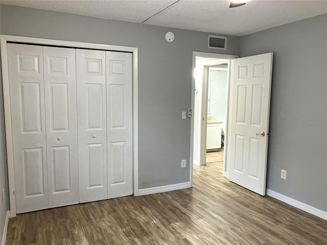 11703 RAINTREE VILLAGE BOULEVARD B, Temple Terrace, FL 33617