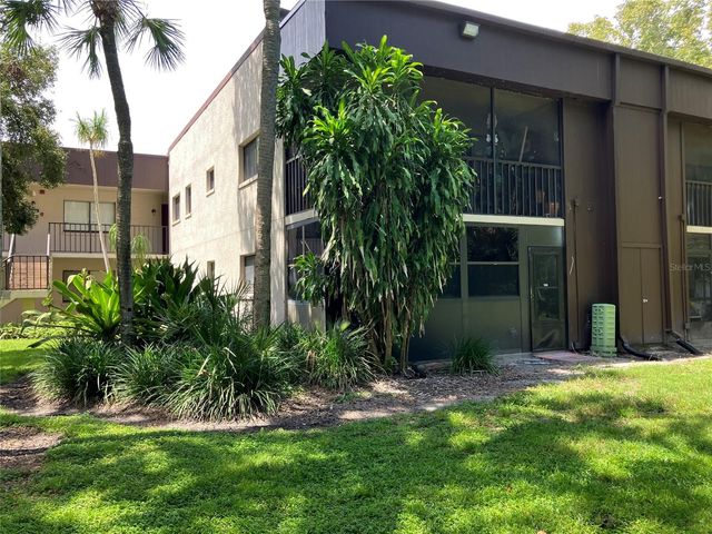 11703 RAINTREE VILLAGE BOULEVARD B, Temple Terrace, FL 33617