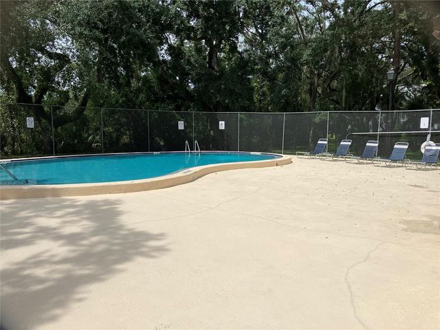 11703 RAINTREE VILLAGE BOULEVARD B, Temple Terrace, FL 33617