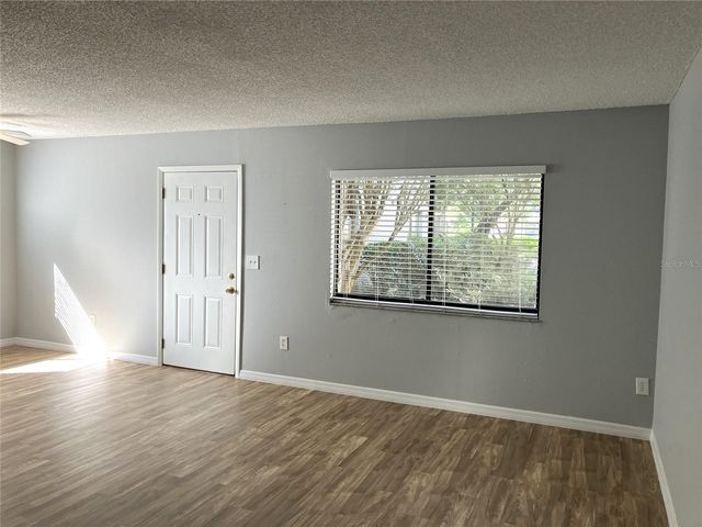 11703 RAINTREE VILLAGE BOULEVARD B, Temple Terrace, FL 33617