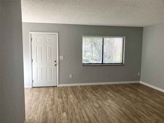 11703 RAINTREE VILLAGE BOULEVARD B, Temple Terrace, FL 33617